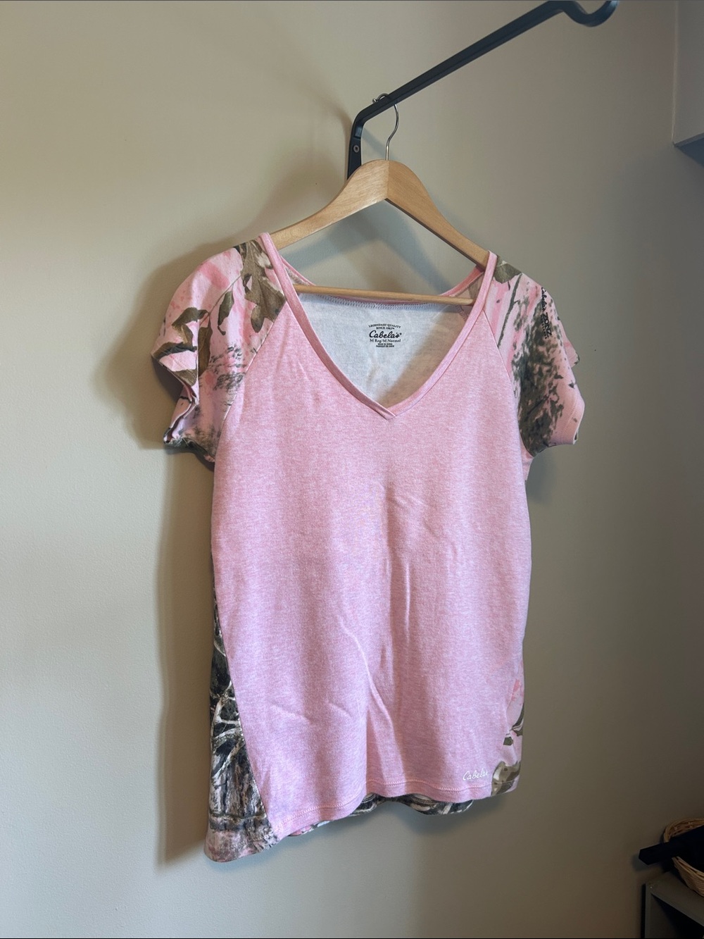 Cabela's Medium Pink V-Neck Short Sleeve Tee with Camo Panels